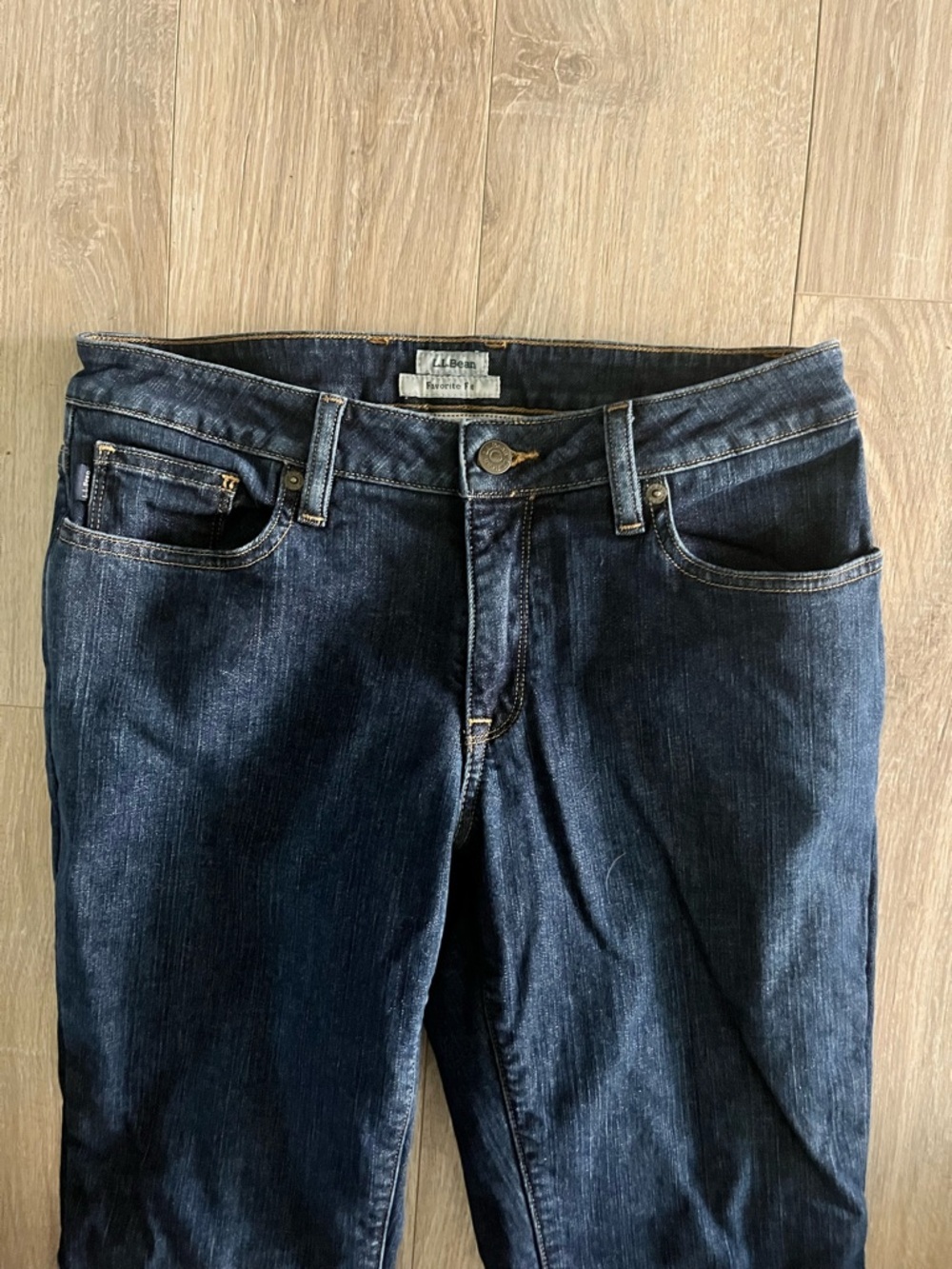 L.L. Bean Women's Fleece Lined Favorite Fit Dark Wash Jeans - Size 4 Petite - Picture 2 of 10